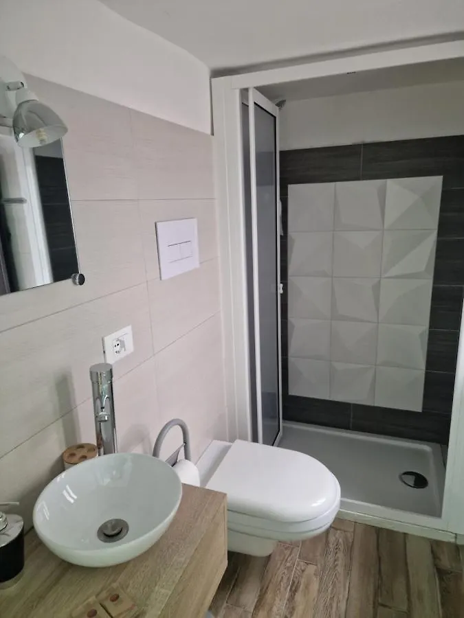 Bed and Breakfast Calypso Il Binario Elegance Palermo 2*,