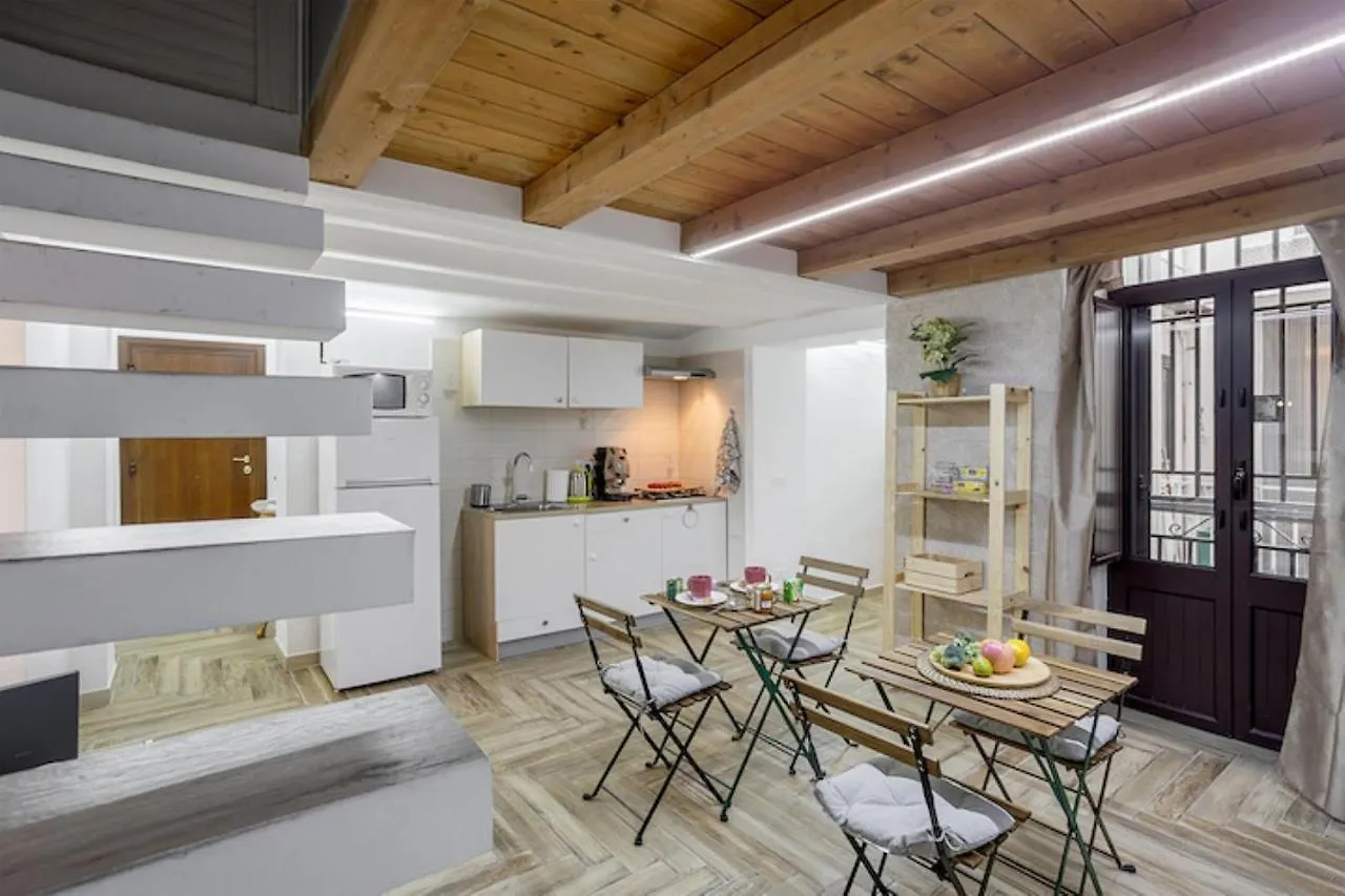 Bed and Breakfast Calypso Il Binario Elegance Palermo Bed & Breakfast